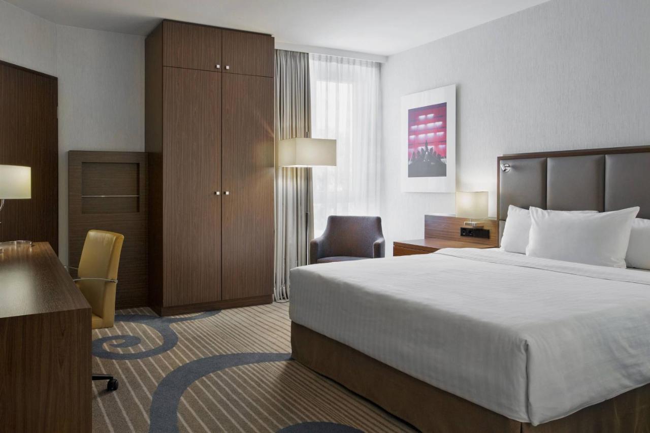 Courtyard By Marriott Wiesbaden-Nordenstadt Exterior photo