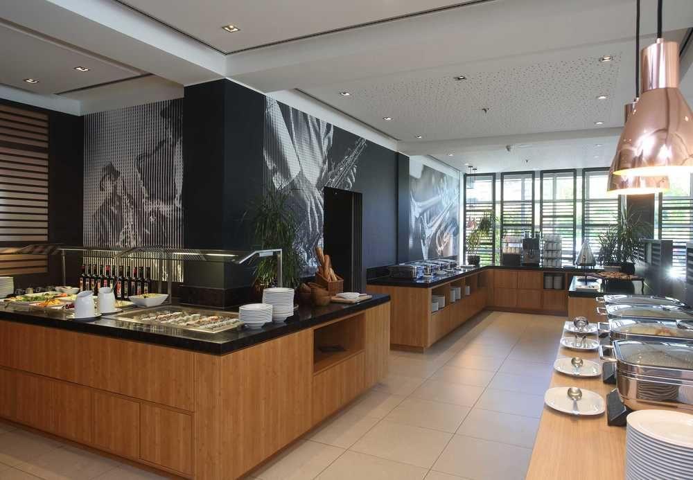 Courtyard By Marriott Wiesbaden-Nordenstadt Exterior photo