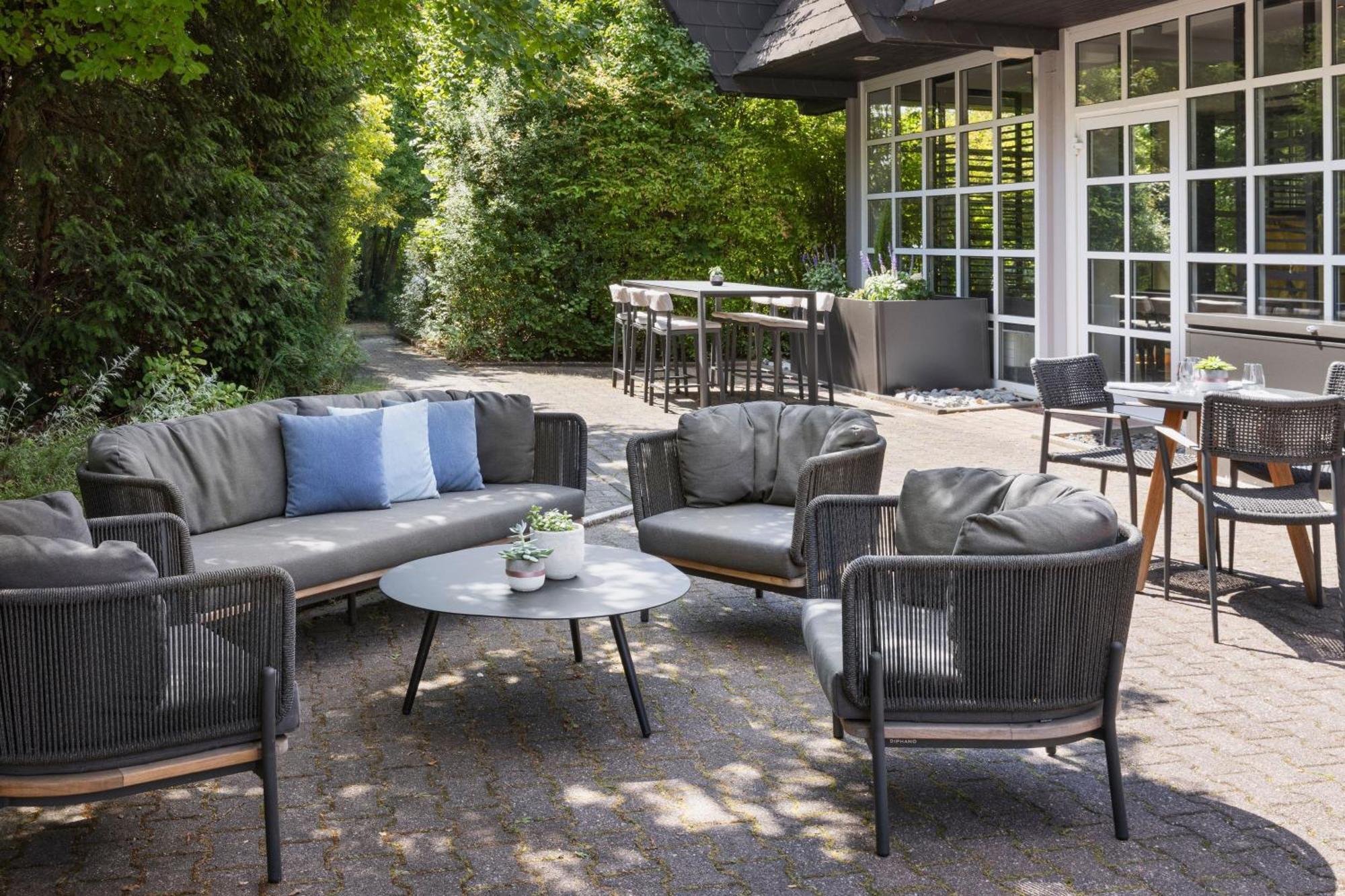 Courtyard By Marriott Wiesbaden-Nordenstadt Exterior photo